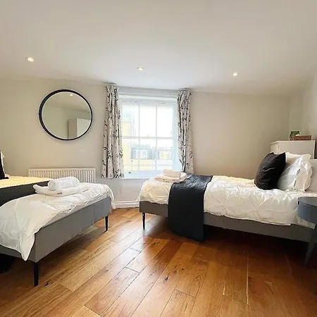 Ξενοδοχείο Quirky 3 Bedroom Town House In Clifton, 3*