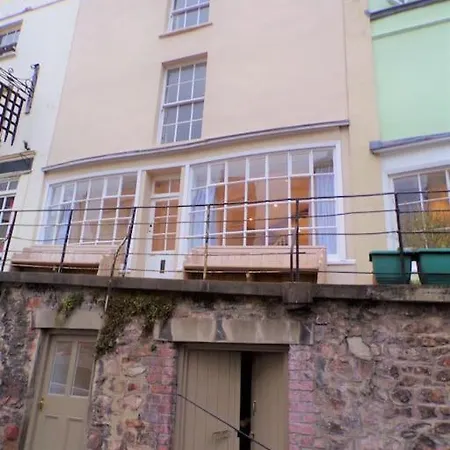 Quirky 3 Bedroom Town House In Clifton, 3* Bristol
