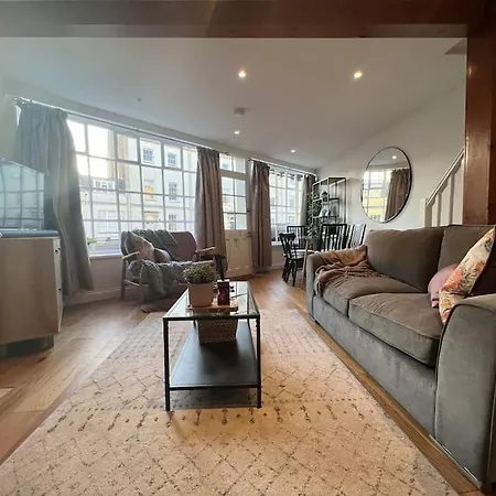 Hotel Quirky 3 Bedroom Town House In Clifton, Bristol